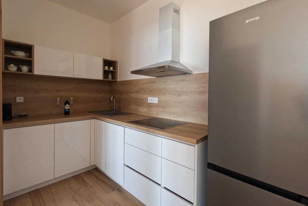 Sea And Mountain View Apartments Duće المظهر الخارجي الصورة
