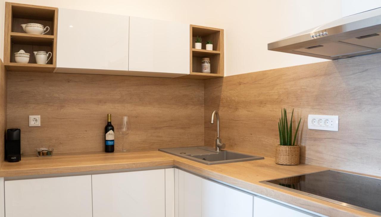 Sea And Mountain View Apartments Duće المظهر الخارجي الصورة