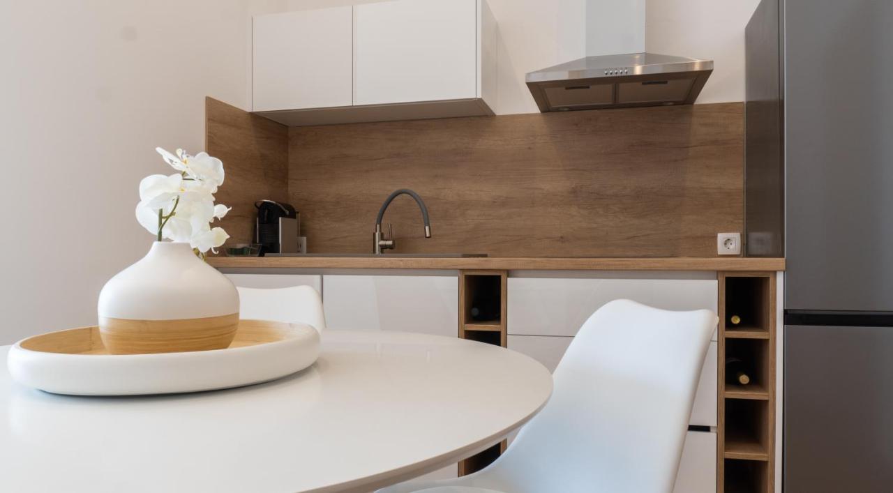 Sea And Mountain View Apartments Duće المظهر الخارجي الصورة