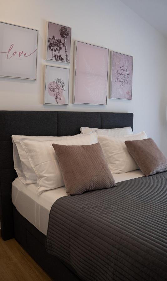 Sea And Mountain View Apartments Duće المظهر الخارجي الصورة