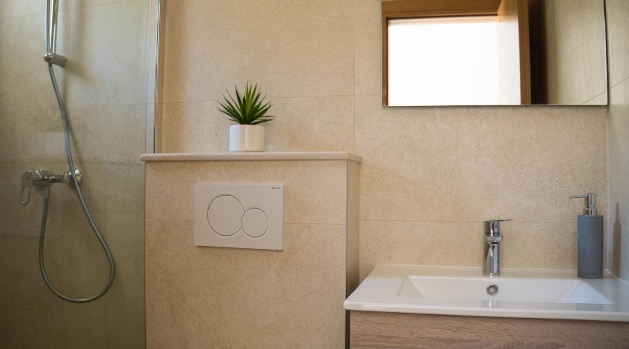 Sea And Mountain View Apartments Duće المظهر الخارجي الصورة