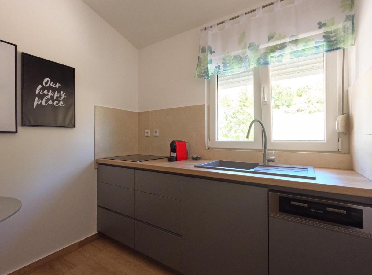 Sea And Mountain View Apartments Duće المظهر الخارجي الصورة